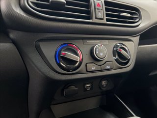 HYUNDAI i10 1.0 Tech Connect Pack econext Gpl