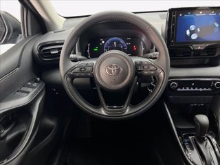 TOYOTA Yaris 1.5h Trend