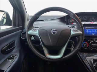 LANCIA Ypsilon 1.0 firefly hybrid Platino s&s 70cv