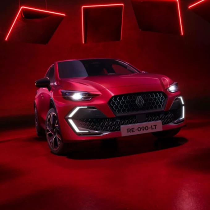 Nuova Renault Clio full hybrid e-tech